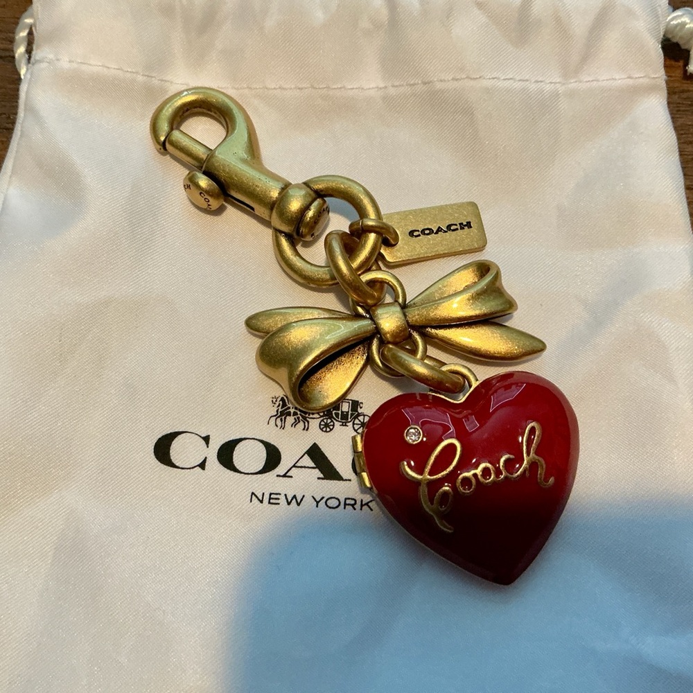 PRELOVED Coach Heart locket with bow charm w/ dustbag ❗️BUNDLE❗️